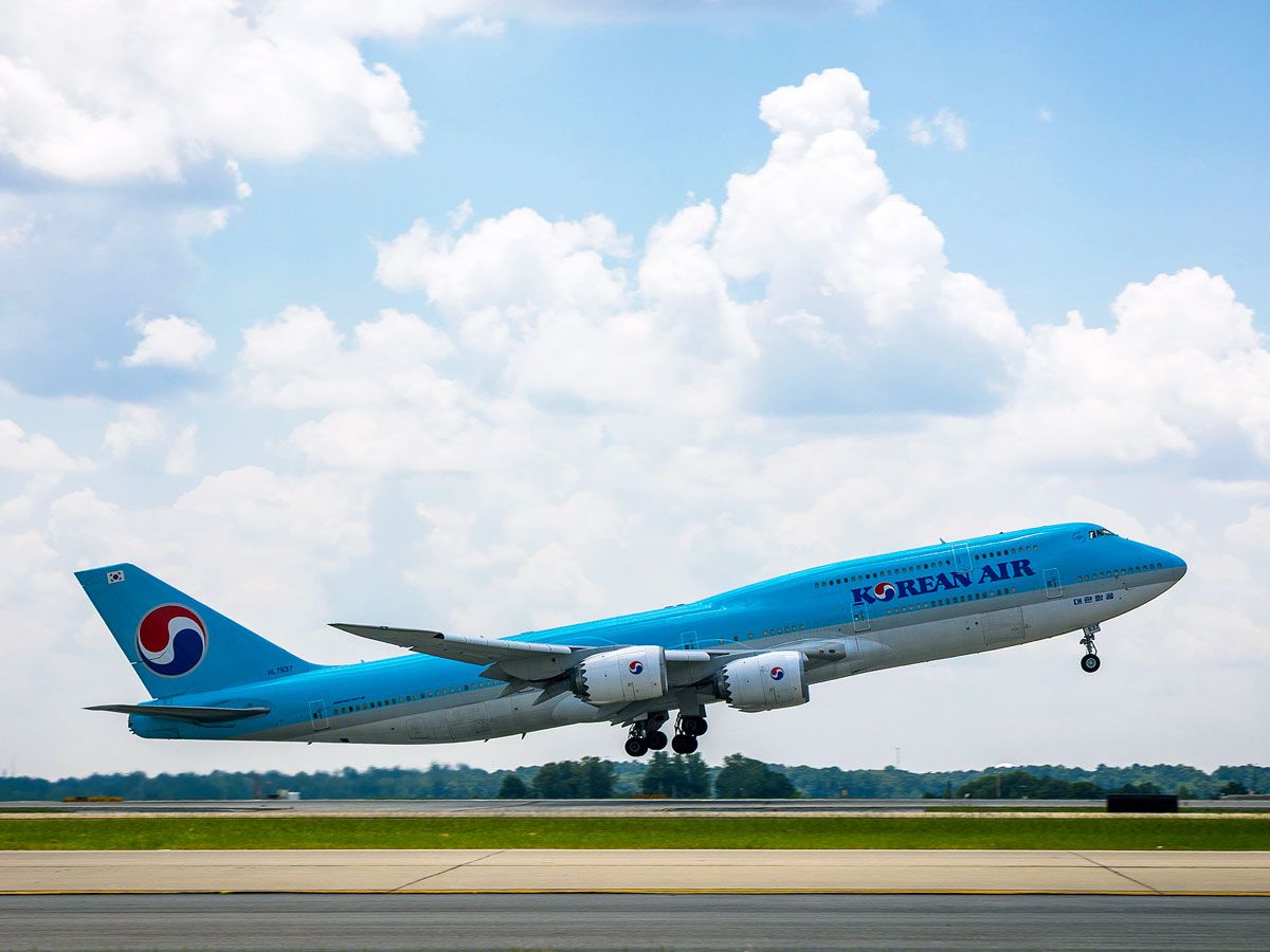 Korean Air Boeing 747-8 departing runway