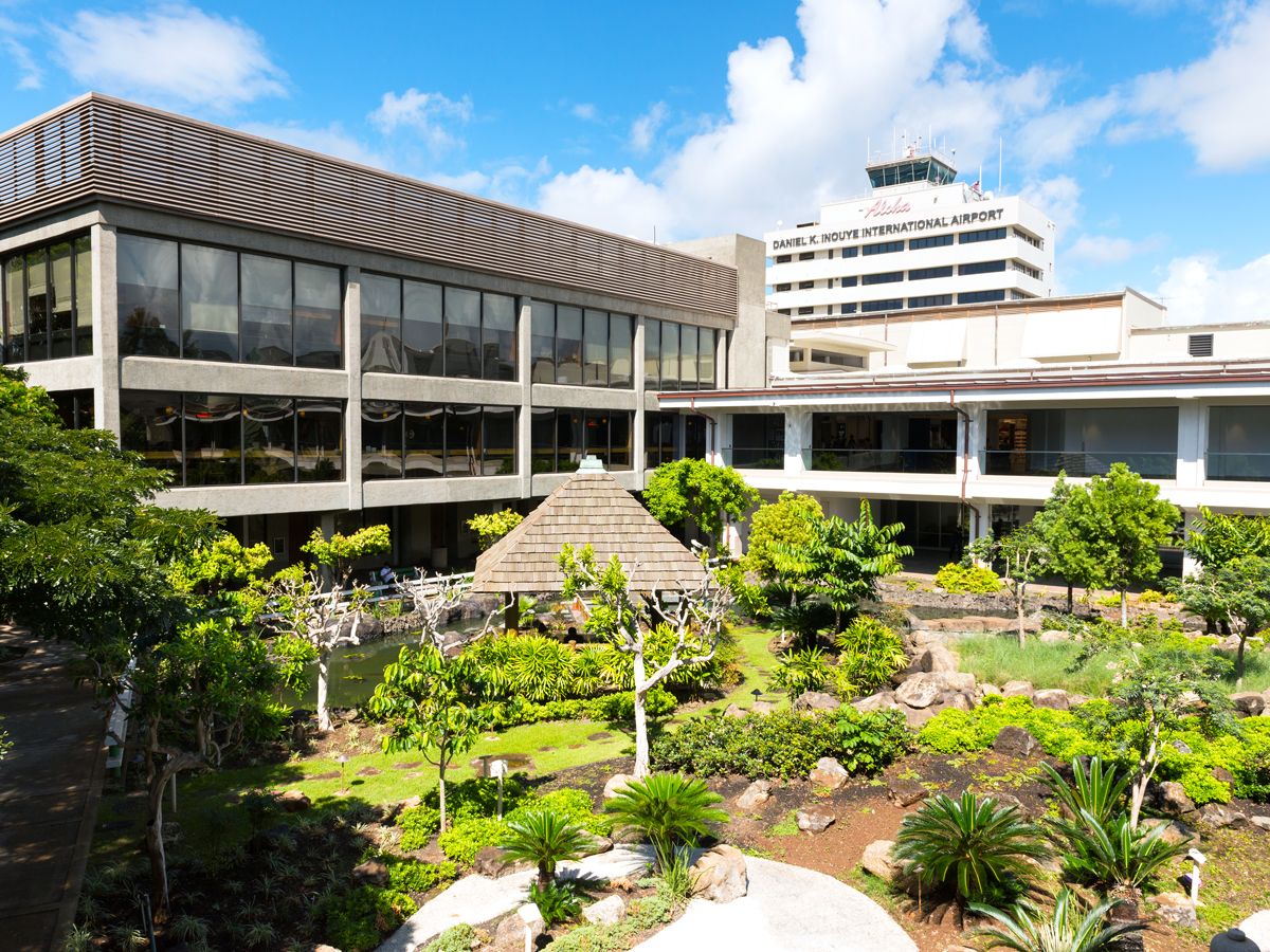 Outdoor garden courtyard at Honolulu International Airport in Hawaii