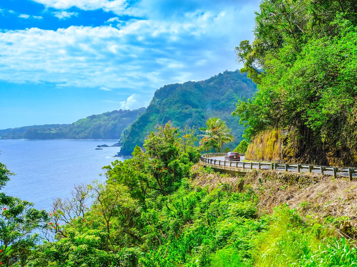 Scenic Road to Hana along coastline of Maui, Hawaii