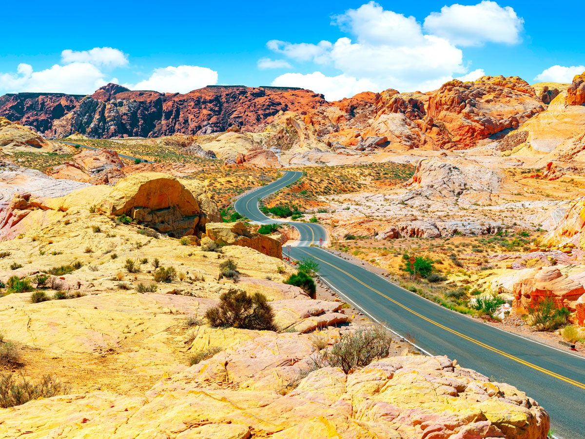 White Domes Road in Nevada's Valley of Fire State Park