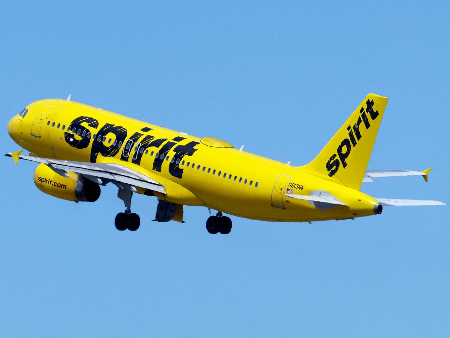 Spirit Airlines Airbus A320 taking off