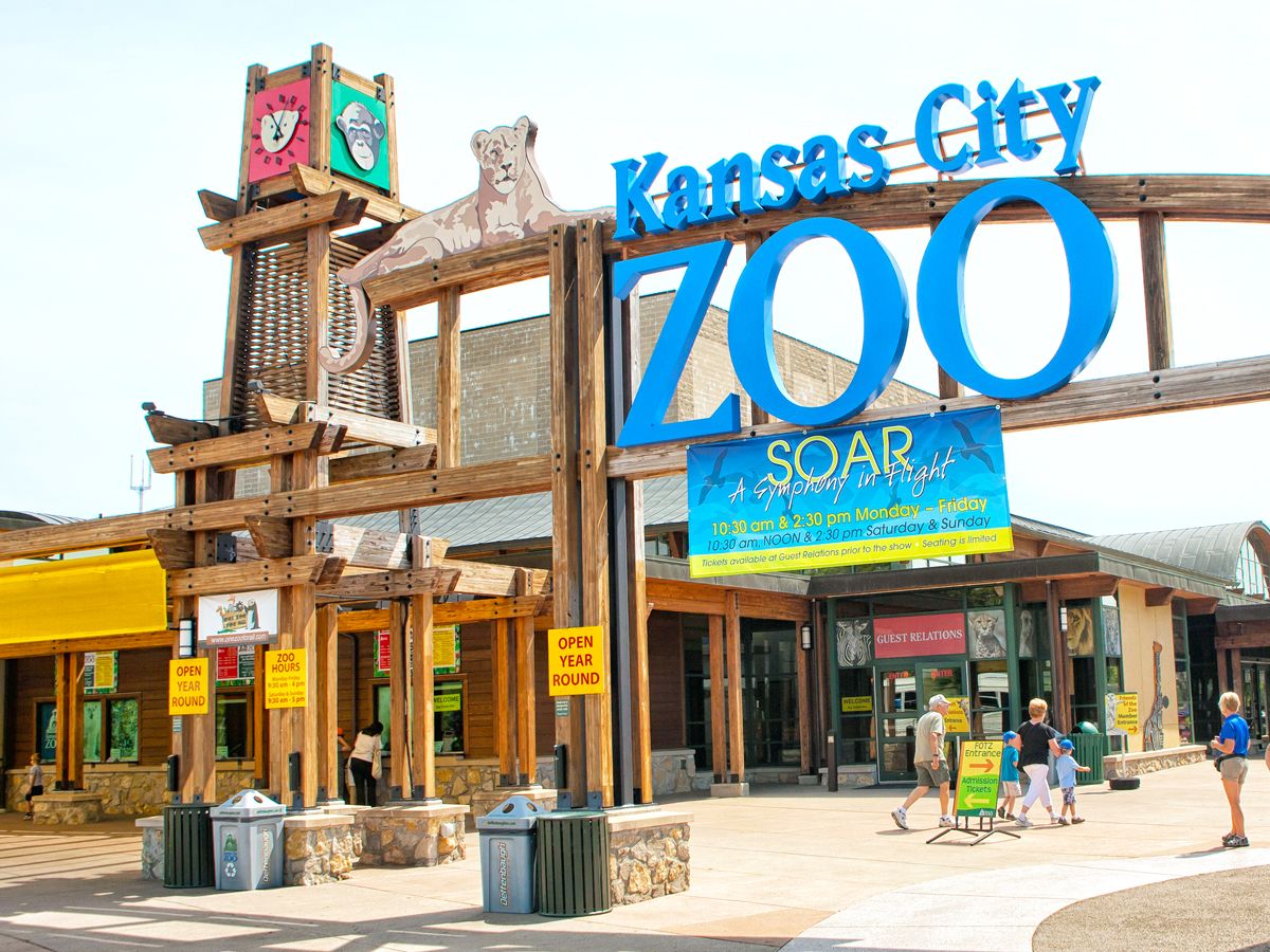 Entrance to the Kansas City Zoo and Aquarium in Missouri