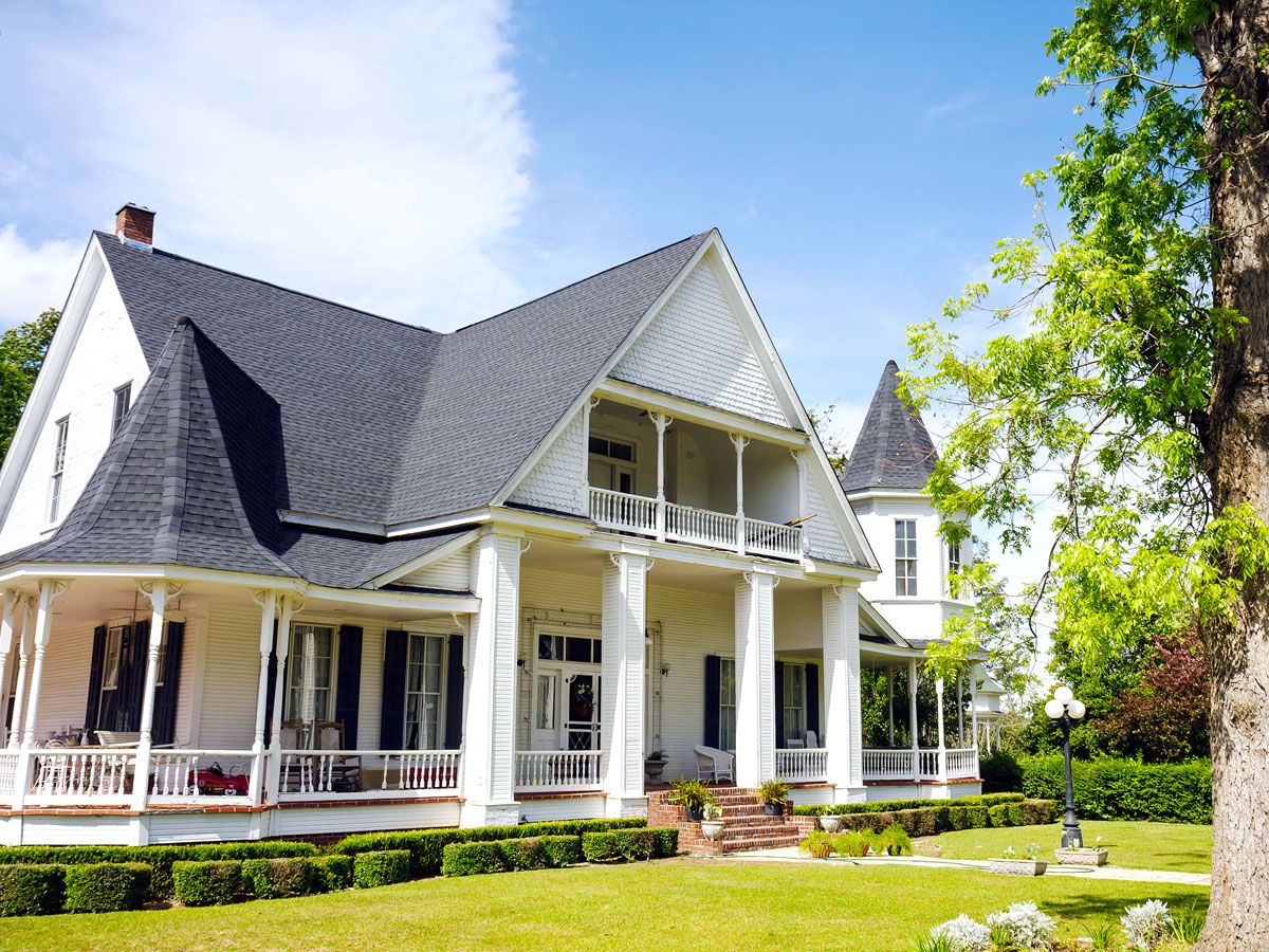 Historic home with wraparound porch in Monroeville, Alabama