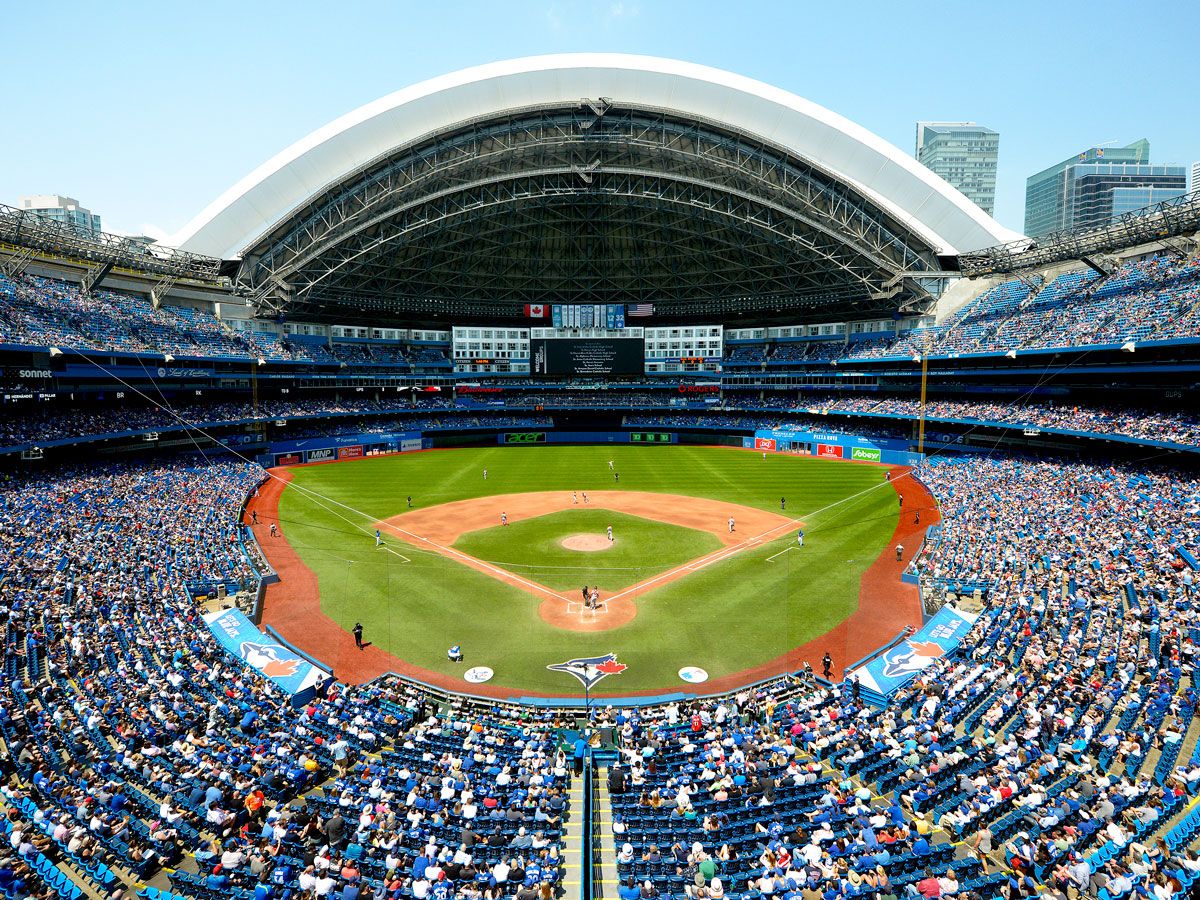 Game taking place under partially closed roof of Rogers Centre in Toronto, Ontario