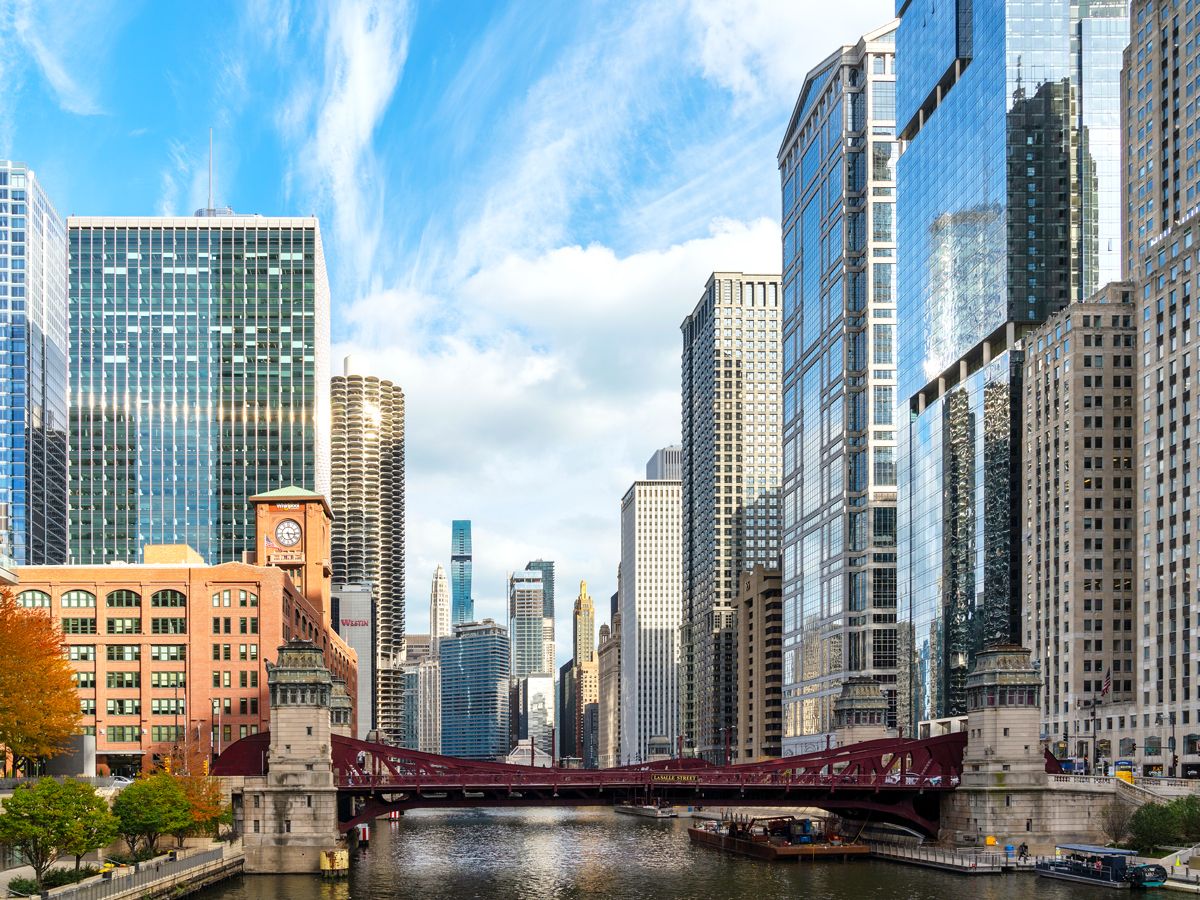 Bridge over Chicago River surrounded by skyscrapers