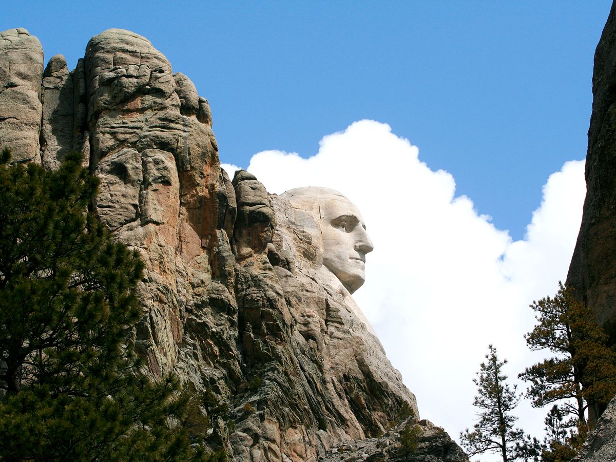 Side view of Mount Rushmore with profile of George Washington