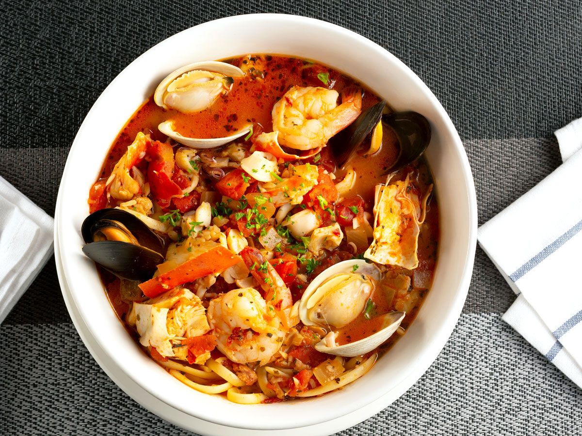Bowl of cioppino 